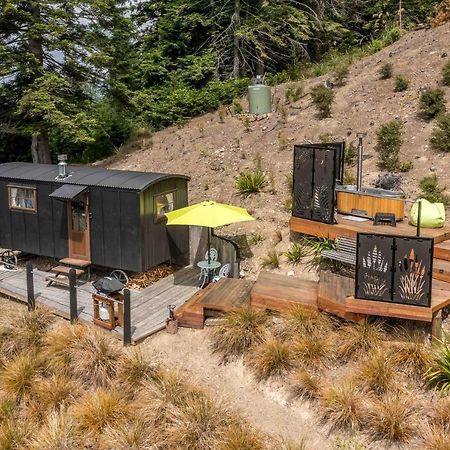 The Shepherds Hut - boutique retreat. Hanmer Springs Extérieur photo
