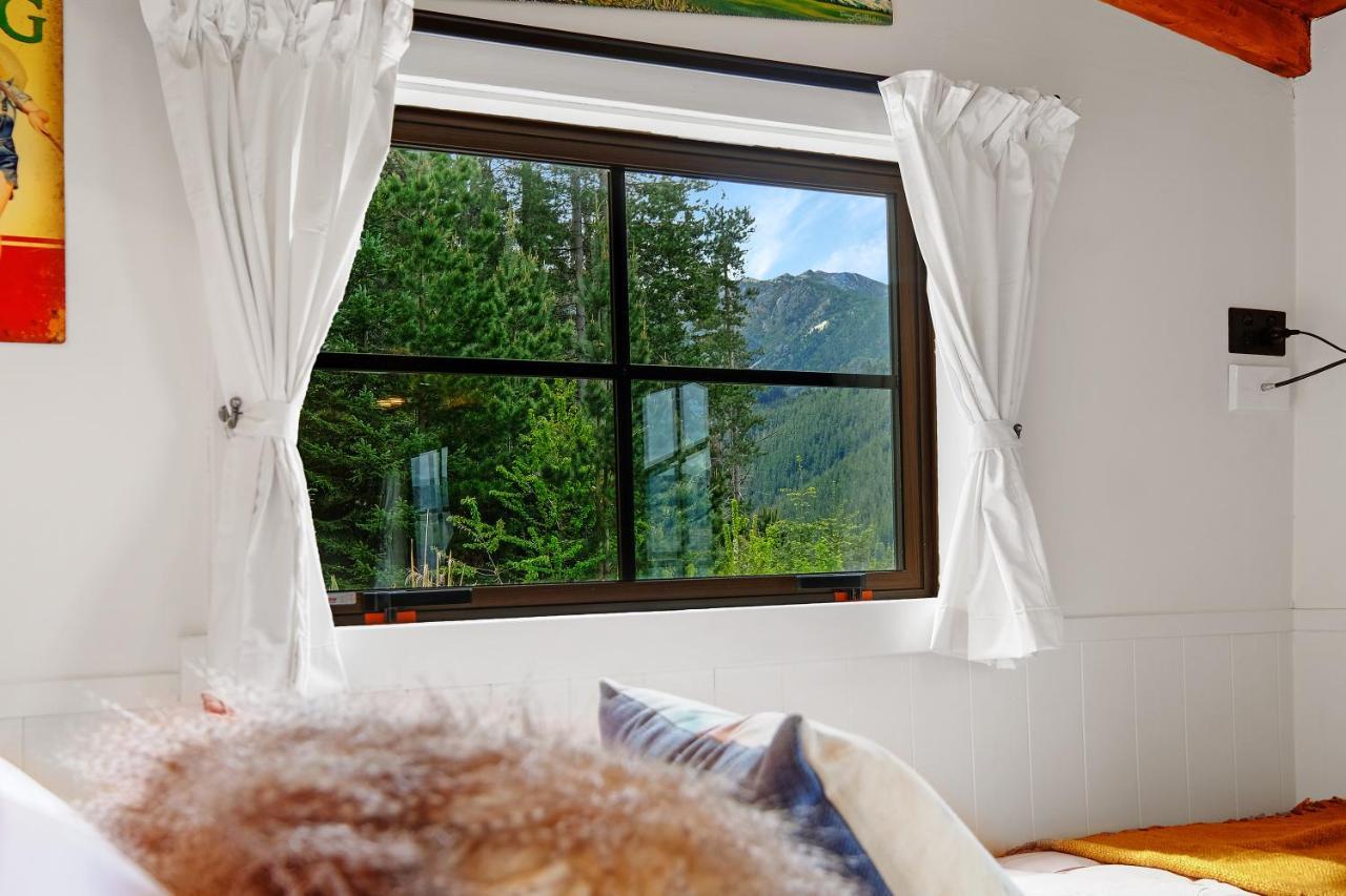 The Shepherds Hut - boutique retreat. Hanmer Springs Extérieur photo