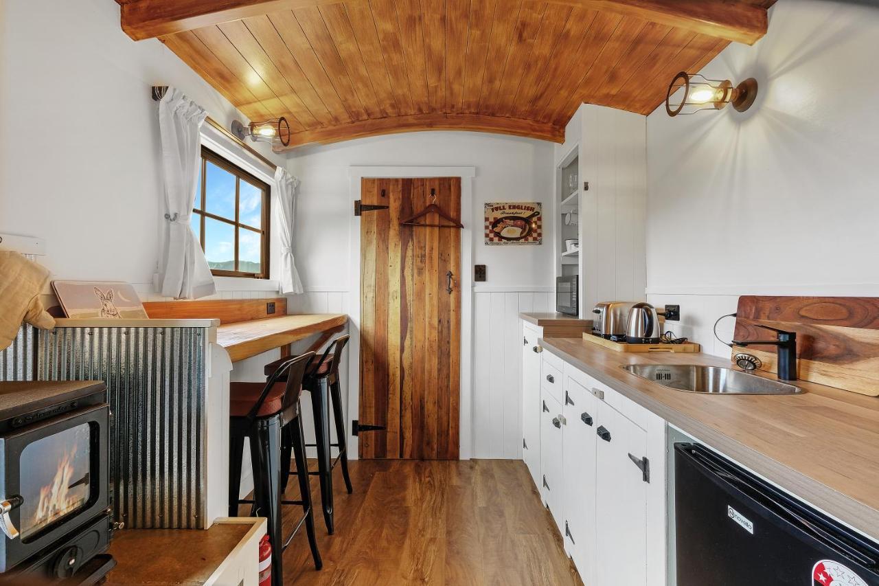 The Shepherds Hut - boutique retreat. Hanmer Springs Extérieur photo