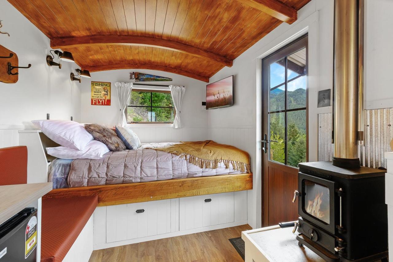 The Shepherds Hut - boutique retreat. Hanmer Springs Extérieur photo