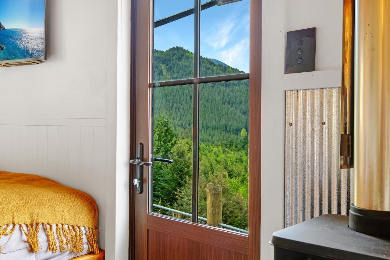 The Shepherds Hut - boutique retreat. Hanmer Springs Extérieur photo